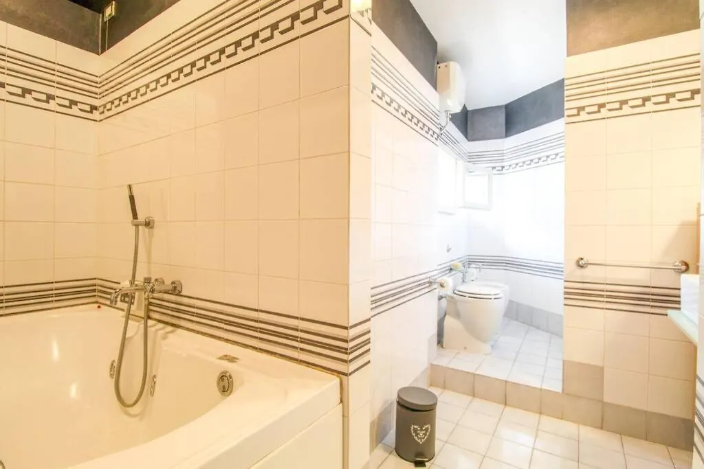 Palio Luxury Appartamento Elegante Con Vista Siena 0*,  Italy